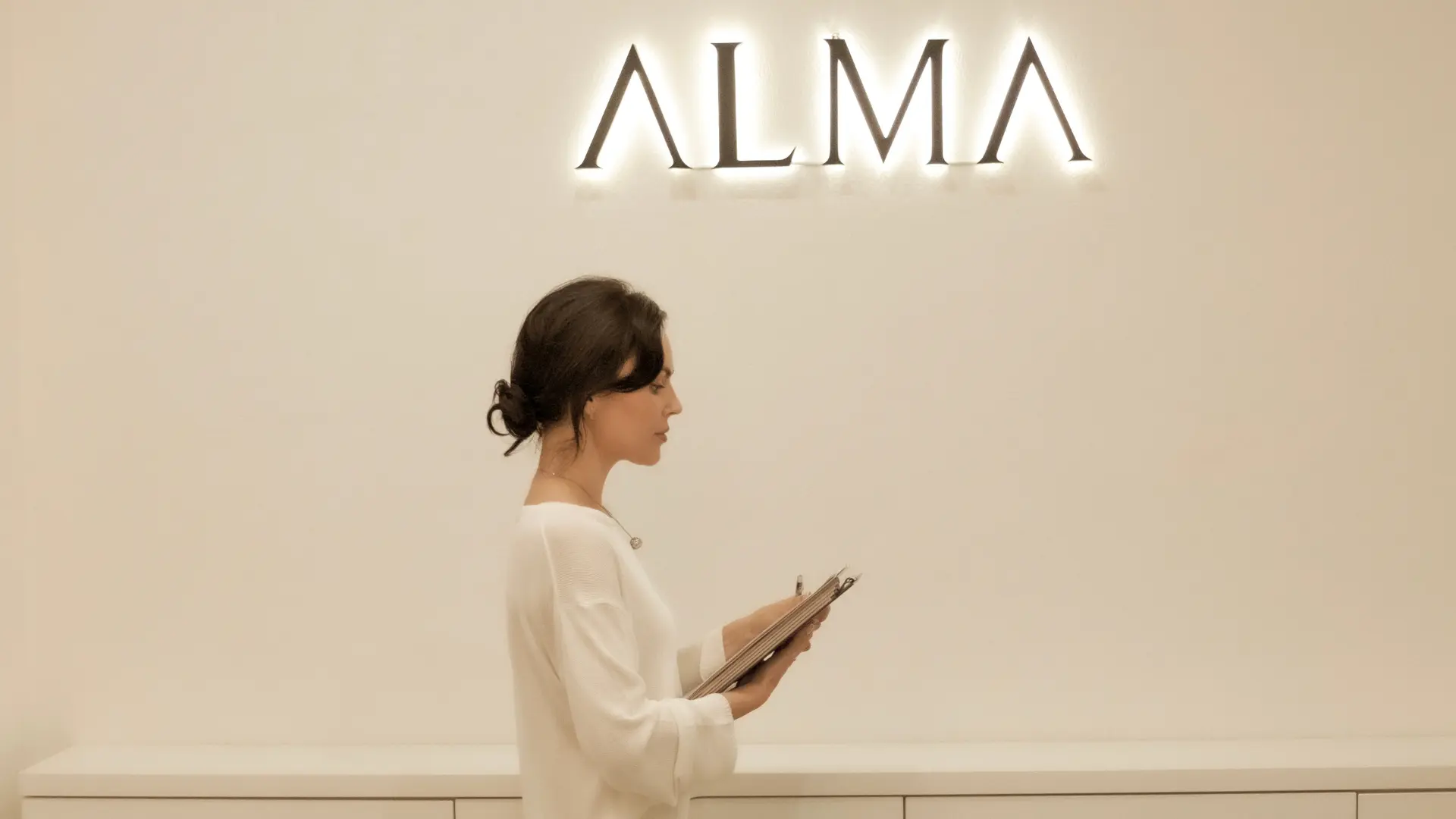 ALMA CLINIC: GRIJĂ ȘI PROFESIONALISM ÎN ESTETICĂ